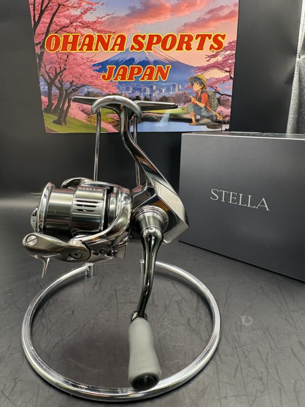 Shimano 22 STELLA C2000S Spinning Used With Box Rank B