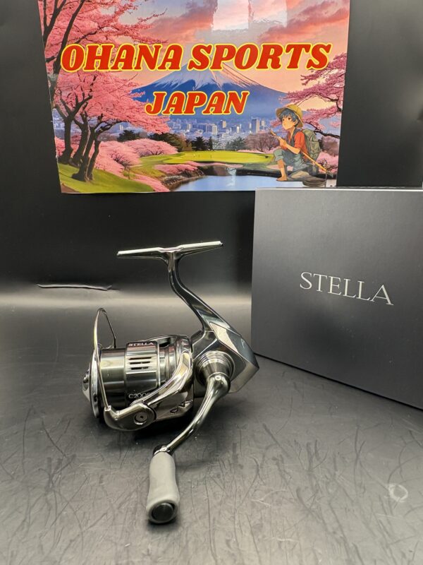 Shimano 22 STELLA C2000S Spinning Used With Box Rank B - Image 2