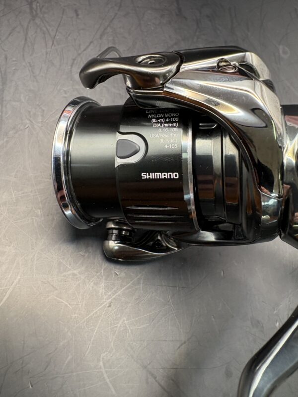 Shimano 22 STELLA C2000S Spinning Used With Box Rank B - Image 5