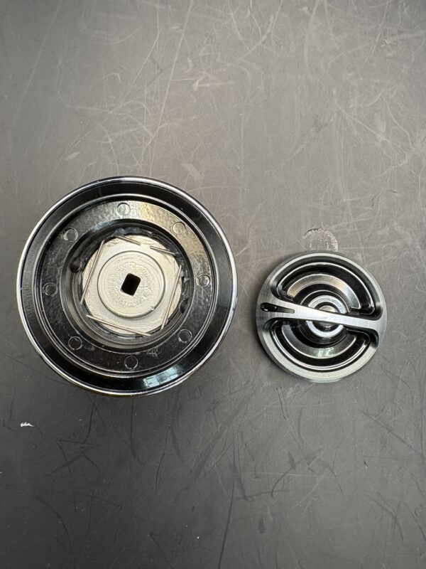 Shimano 22 STELLA C2000S Spinning Used With Box Rank B - Image 11