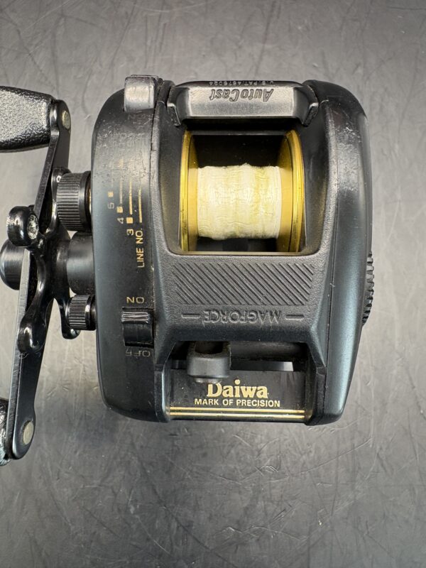 Daiwa Super Millionaire ST-10 Baitcasting Used Without Box Rank D - Image 2