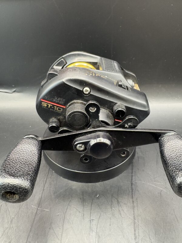 Daiwa Super Millionaire ST-10 Baitcasting Used Without Box Rank D - Image 4