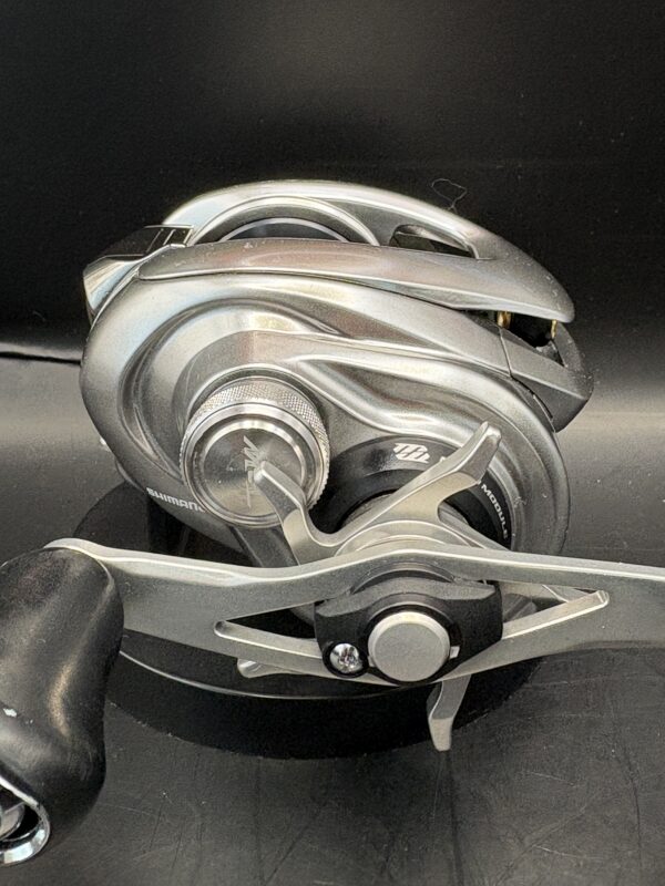 Shimano 16 Metanium MGL Baitcasting Right Handle Used With Box Rank C - Image 4