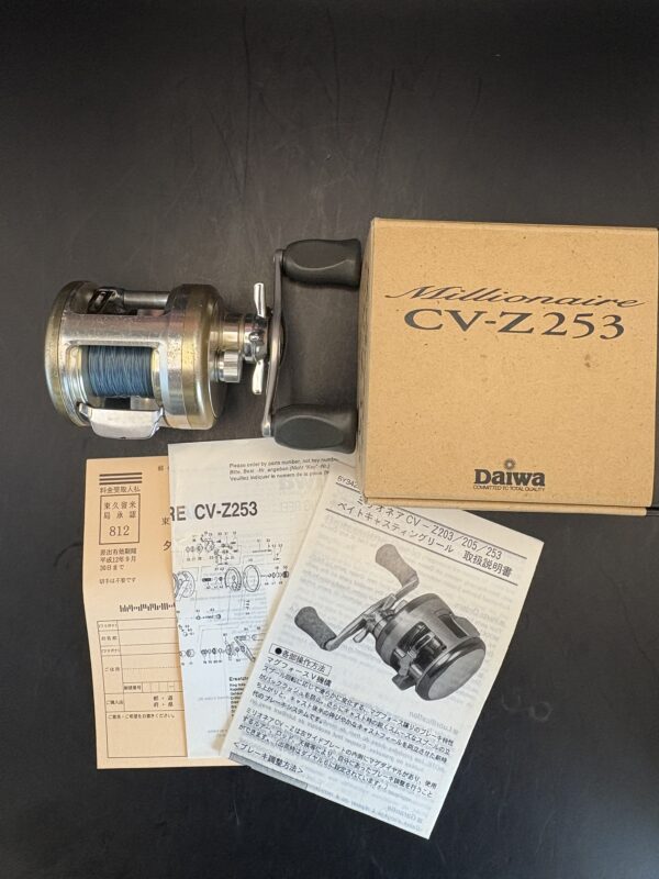 Daiwa 98 millionaire CV-Z 253 Baitcasting Used With Box Rank D - Image 2