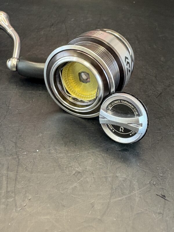 Daiwa 14 caldia 2004 Spining Used With Box Rank B - Image 13