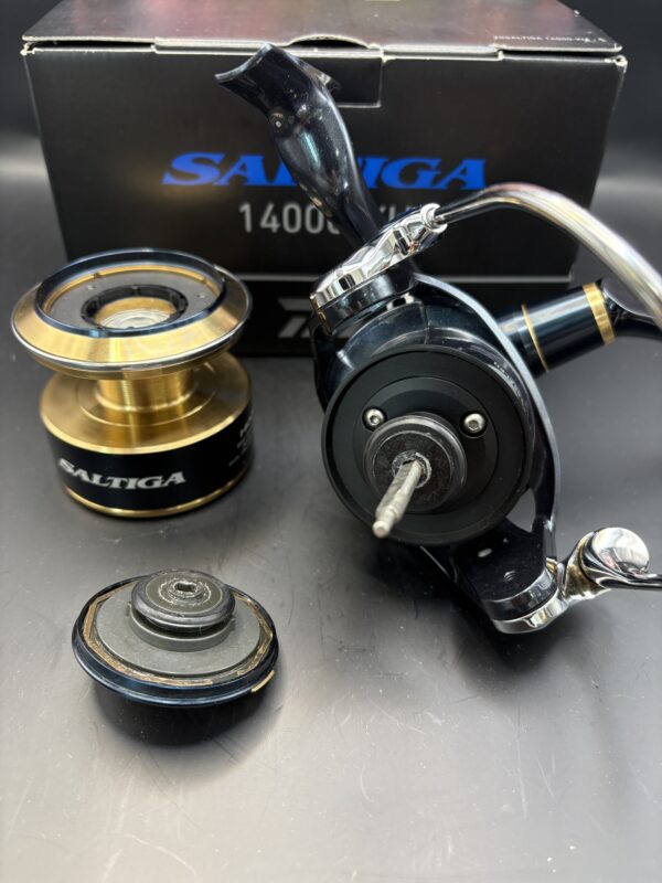 Daiwa 20 Saltiga 14000-XH Spinning Used With Box Rank C - Image 2