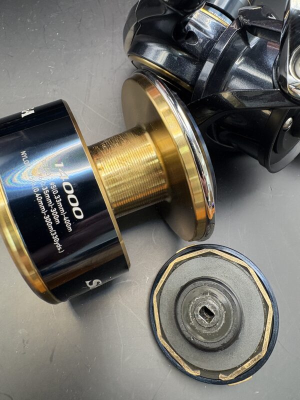 Daiwa 20 Saltiga 14000-XH Spinning Used With Box Rank C - Image 4