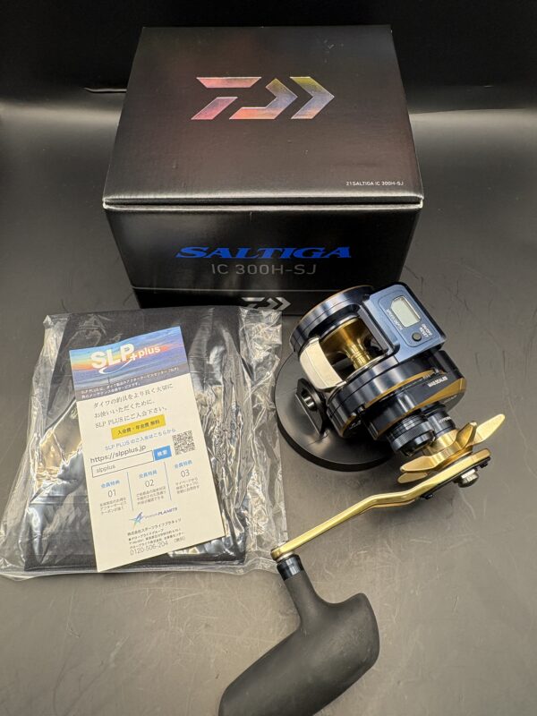 Daiwa 21 SALTIGA IC 300H-SJ Baitcasting Right Used With Box Rank A - Image 2