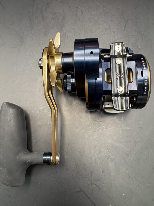 Daiwa 21 SALTIGA IC 300H-SJ Baitcasting Right Used With Box Rank A - Image 7