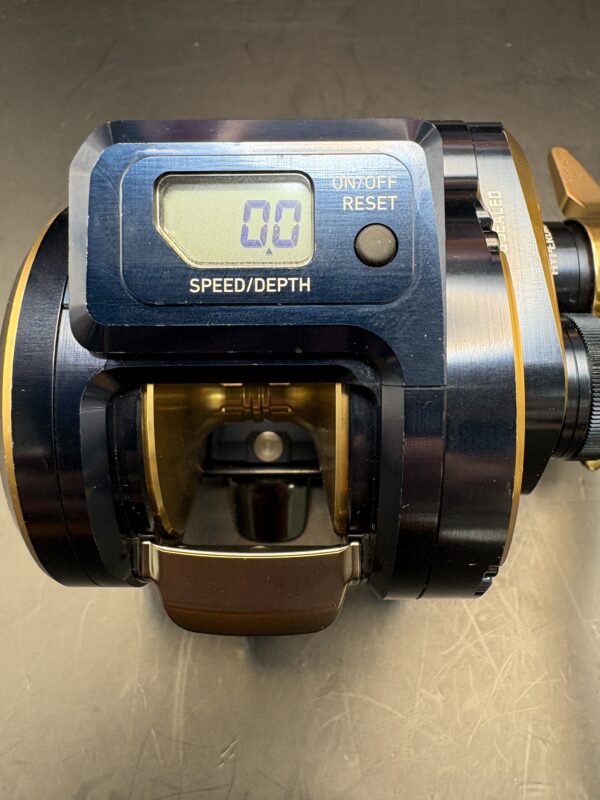 Daiwa 21 SALTIGA IC 300H-SJ Baitcasting Right Used With Box Rank A - Image 9