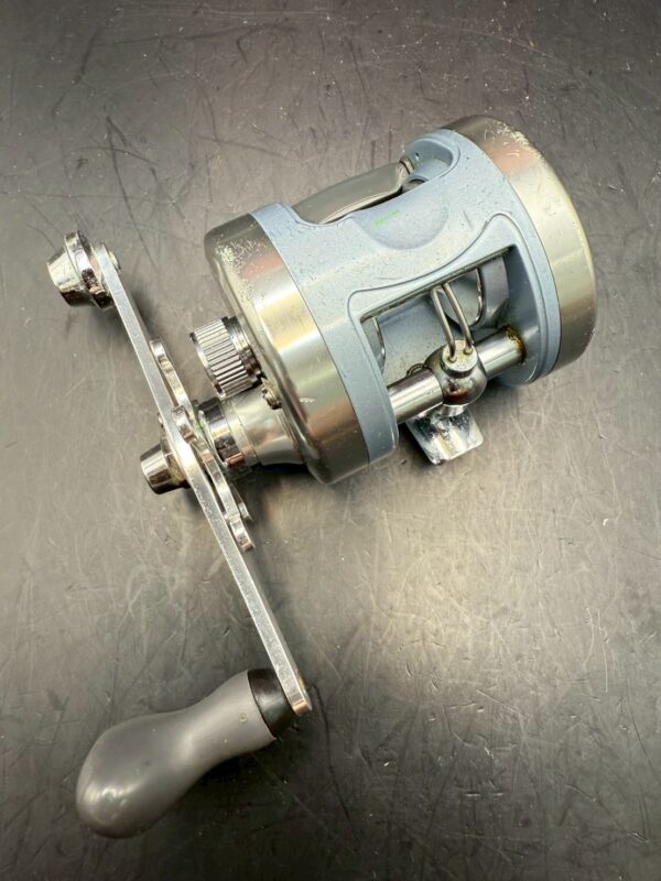 Promarine Kalrar KL-100P asadana Baitcasting Used Without Box Rank E - Image 2